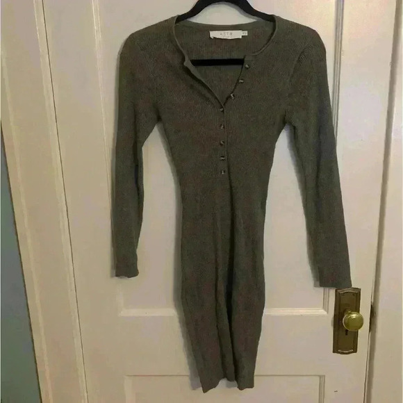 ASTR Ribbed Long Sleeve Bodycon Dress Button Crew Heather Gray, Womens Size XS - Picture 3 of 7
